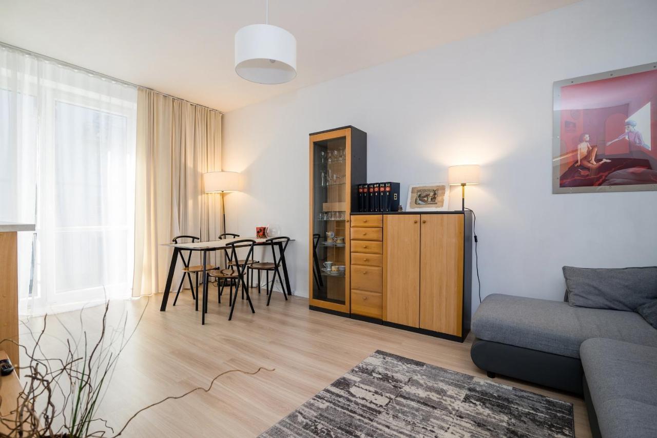 Shortstaypoland Plac Dabrowskiego B140 Varsovie Extérieur photo